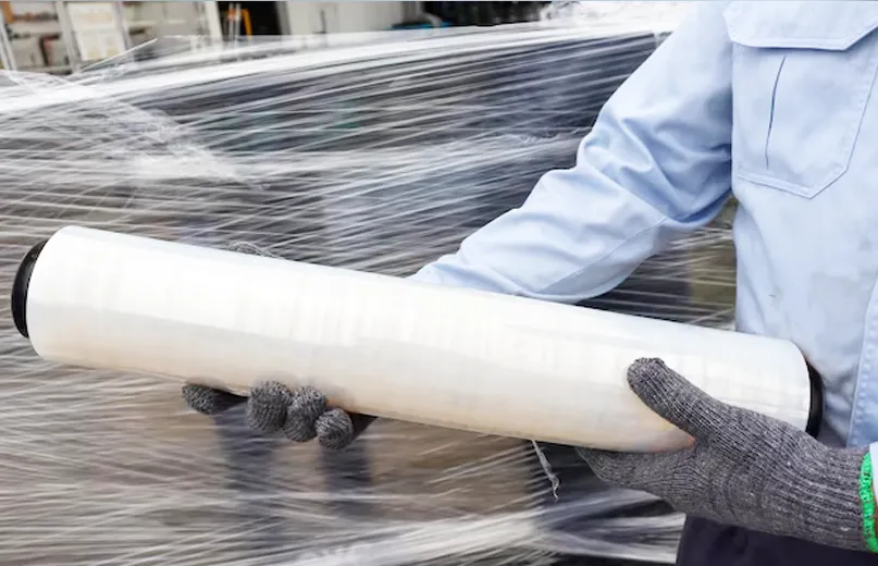 Strech fólia a raktárban